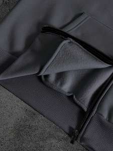 Trajes Deportivos de Poliéster Ajustados de Alta Calidad para Hombre, Venta al por Mayor, Trajes para Correr Ecológicos, Ropa Deportiva Personalizable, Precio OEM - Product Image 2