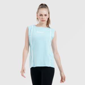 Camiseta sin mangas transpirable azul cielo, esencial para días de descanso, tejido de punto - Product Image 1