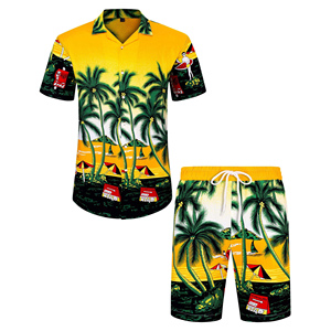 Ensemble de plage d'été deux pièces pour hommes avec chemise à manches courtes jaune de style hawaïen et short assorti pour les vacances en bord de mer - Product Image 1