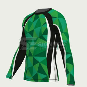 Camiseta de Protección Solar para Hombre Diseñada para un Estilo de Vida Activo con Ajuste Cómodo y Tela Suave, Camiseta de Protección Solar para Hombre con Tela Resistente a los Rayos UV - Product Image 2