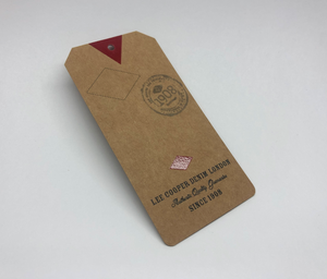 Étiquette volante de luxe personnalisée à la mode Impression offset Étiquette pivotante Recyclage Papier kraft écologique Carte-cadeau de marque UV en relief gaufré - Product Image 5