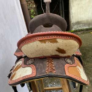 Conjunto de Silla de Montar Western de Cuero Premium con Diseño de Carreras de Barriles y Arco de Madera |   Accesorios de acero inoxidable hechos a mano para equitación - Product Image 3