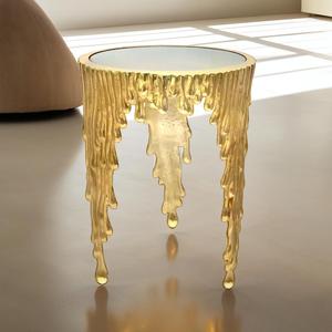 Lujosa mesa de centro moderna de aluminio fundido de color dorado - Product Image 1