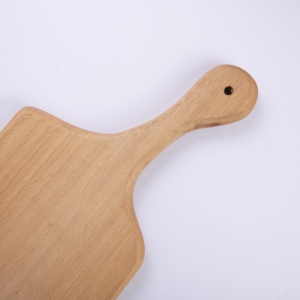 Planche à découper rectangulaire en bois de hêtre de 50x18 cm avec poignée - Plateau de service en bois massif naturel - Ustensiles de cuisine écologiques - Product Image 1