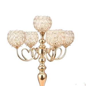 Ensemble de bougeoirs en métal de forme ronde avec support de finition antique en diamant pour l'éclairage décoratif de mariage et d'événement - Product Image 2