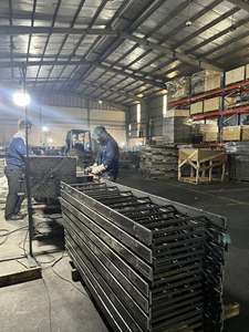 Échelle verticale fixe avec cage de sécurité, échelle d'accès au toit industrielle, fabricant vietnamien, certifié ISO, conforme OSHA, OEM - Product Image 4