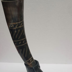 แก้วน้ำวัสดุออร์แกนิกขัดเงาคุณภาพดีที่สุด รูปทรงแตรไวกิ้ง สไตล์โบราณ งานเลียนแบบ งานสั่งทำได้ทุกขนาด ปลอดภัยสำหรับอาหาร - Product Image 1