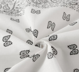 High Quality Cotton Square Bandanas Solid Design Custom Color Unisex Fashion Accessory OEM Custom Logo Breathable Quick Dry Four - Product Image 3