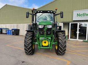 Nuevo Tractor Agrícola John Deere 4x4 con Cargador, en Perfecto Estado, Tipo Caminante, Motor, Caja de Cambios y Bomba Automáticos, Tracción 4WD - Product Image 6