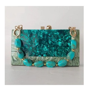 Pochette de luxe en résine pour mariages et fêtes Taille personnalisée Caractéristiques Sangles et perles Décoration Prix - Product Image 4