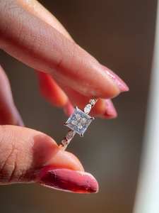 Anillo de Compromiso con Corte Princesa de 2 Quilates Cultivado en Laboratorio, Anillo de Regalo de Amor, Anillo de Diamantes - Product Image 3