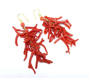 ต่างหูเม็ดกลมสีทอง14K สไตล์อิตาลีสีแดงปะการังแท่งและช่อสำหรับงานเลี้ยง - Product Image 1