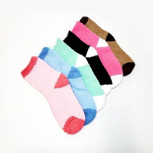ODM Multi-Color Cozy Fuzzy Socks Contrast <b>Toe</b> Heel Soft Warm Daily Indoor Leg Warmers High Quality Wholesale Vietnam Factory - Product Image 5