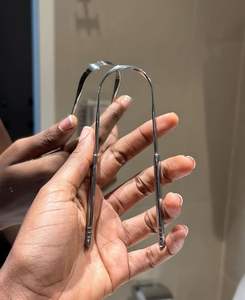 Nettoyant de langue en cuivre pour la pratique ayurvédique, pour des soins bucco-dentaires holistiques et un soutien à la détoxification naturelle - Product Image 4