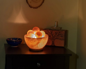 Bol à sel de l'Himalaya, lampe en sel rose naturel, bol en cristal de sel rose fait main, éclairage décoratif chaleureux, décoration d'intérieur, accent de table, veilleuse - Product Image 5