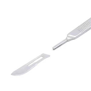 Cuchillas para mango de bisturí de grado médico, superficie lisa con ajuste seguro para instrumentos clínicos - Product Image 1