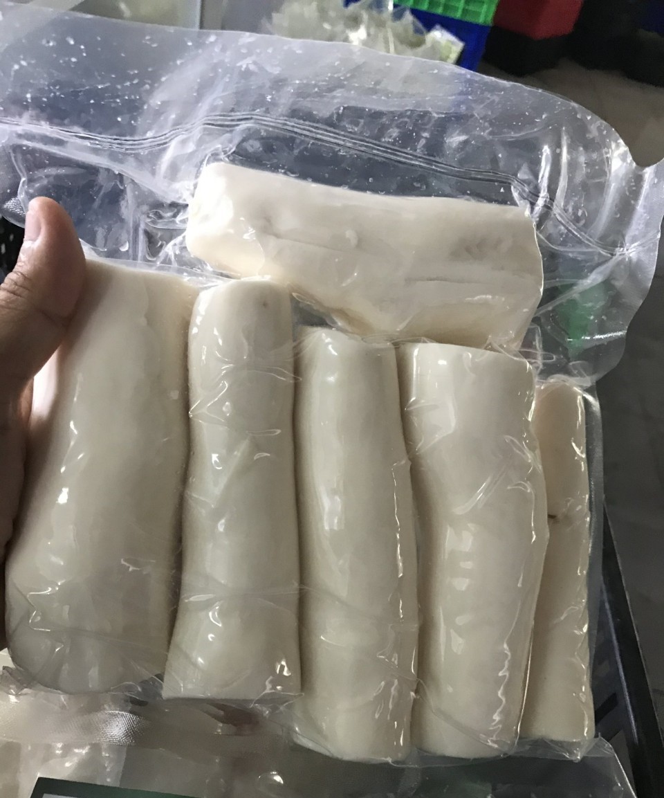 Высококачественная свежая маниока (корень Юки)/приготовленная в липком рисе, сладком супе или банке, измельченной в муку тапиоки для приготовления тортов