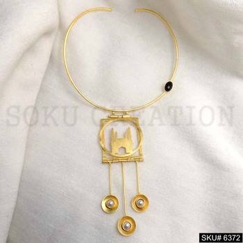 Pendant With Choker