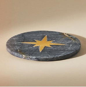 Sous-verres ronds en marbre rayé élégants dans des tons verts et neutres. Ensemble moderne. Disponible à prix de gros. Achetez en gros. - Product Image 5