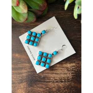 Pendientes Colgantes de Plata de Ley y Turquesa Kingman, Hechos en Navajo, con Diseño Geométrico para Mujer - Product Image 4
