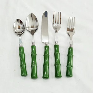 Ensemble de couverts en résine rose fait à la main avec tête argentée, vaisselle élégante pour table à manger, couverts de qualité supérieure pour la maison, la cuisine et les événements - Product Image 3