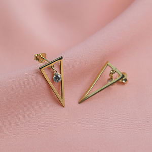 ต่างหูมุกดีไซน์สามเหลี่ยมเรียบง่าย ชุบทอง ทำด้วยมือจากตุรกี เงินแท้ 925 เครื่องประดับสำหรับผู้หญิง - Product Image 4