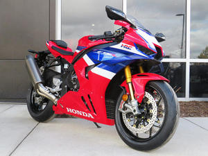 NUEVA Motocicleta Deportiva CBR1000RR-R Fire Blade 2025, 999cc, Nueva, en Existencia - Product Image 3