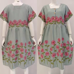 ชุดเดรสลำลองแขนสั้นคอเหลี่ยมสไตล์เรียบง่ายสำหรับผู้หญิงโดยคริสซานต้า - Product Image 3