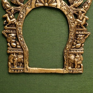 Premium Brown Royal Design Metal Photo <b>Frame</b> Vintage Style Decorative Piece for Home Office Wall Display or Special Gifts - Product Image 3