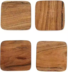 Platos de madera hechos a mano, posavasos de nogal, posavasos de madera de Crescent Crafts - Product Image 1