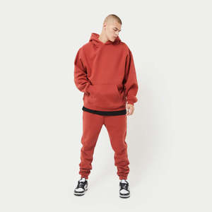 Sweat à capuche surdimensionné rouge chili, 80% coton, 20% polyester, épaules tombantes, style pull, encolure croisée, ourlet et poignets côtelés - Product Image 3