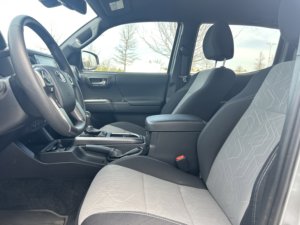 Toyota Tacoma 4WD TRD Off Road d'occasion propre 2023 - Product Image 4