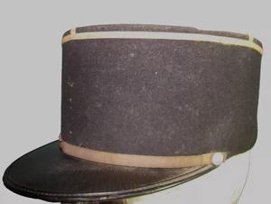 Képis français écologiques en olive avec des matériaux durables Kepi français brodé d'or fait à la main - Product Image 2