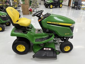 ซื้อเครื่องตัดหญ้าแบบนั่งขับ John Deere X370 - Product Image 2