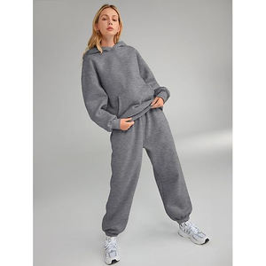 Ensemble de survêtement à la mode pour femmes | Sweat à capuche surdimensionné avec pantalon | Logo personnalisé Vente en gros Fabricant de vêtements de sport et de rue - Product Image 5
