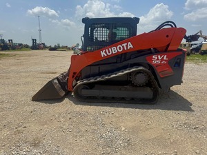 รถตักล้อยางขนาดเล็กมือสองและใหม่ Kubota SCL 1000 SVL 75-2-3 95-2S 97-2 ดีเซล 2 ตัน แบบตีนตะขาบ เครื่องยนต์ไฮดรอลิก - Product Image 6