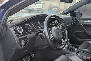 Volkswagen Golf R Turbo 2017 Usado, 4 Cilindros, Color Azul Lapiz Metalizado, de Propietario en Arizona, con Varias Modificaciones - Product Image 4