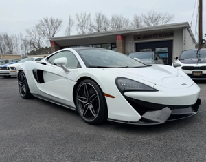 SBM13GAA4HW003298 Coupé Deportivo de Lujo Industrial 2017, Tracción Trasera, Motor V8 Twin Turbo de 3.8L, 562hp, 600Nm de Torque, Velocidad Máxima 328km/h, Bajo Kilometraje, OEM - Product Image 1