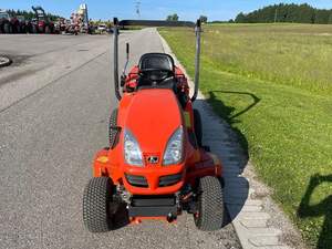 Tondeuse autoportée puissante/21HP pour grands jardins Tracteur de pelouse diesel Kubota GR2120 4WD à vendre - Product Image 3