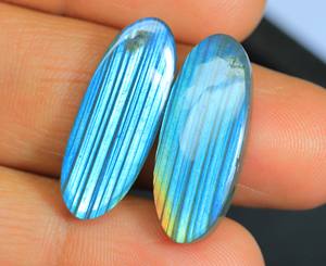 Superbe paire de pierres précieuses en Labradorite, cabochon en forme de pierre ovale lisse et polie pour la fabrication de bijoux. - Product Image 1