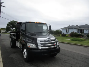 ¡COMPRA AHORA! Manipuladores de Servicio Pesado para Camiones Volquete HINO338 de 12 Pies y 260 HP del 2013 con Caja de Herramientas - Listos para Enviar. - Product Image 3