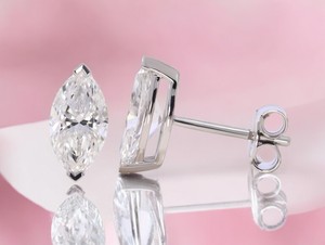 Luxe Modernity 0.50Ct Lab Grown Diamond Push Back Stud Pendientes en oro blanco sólido Venta al por mayor OEM - Product Image 5