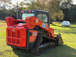 Chargeuse compacte sur chenilles Kubota SVL75 avec moteur haute performance pour les projets de construction, d'agriculture et d'aménagement paysager - Product Image 4
