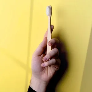 Set Regalo Sostenibile di Spazzolini da Denti in Bambù Ecologici Bellizzi - Product Image 2
