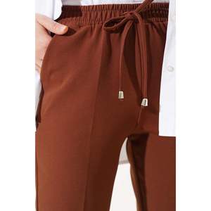 Pantalon habillé marron taille élastique pour femmes jambe maigre avec techniques froissées respirant décontracté Cargo Design Long Cargo pantalon - Product Image 4