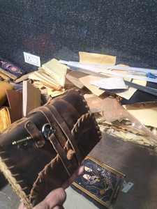 Journal des clés en cuir cousu du Vieux Monde: souligne l'artisanat traditionnel et la sensation vintage Journal des clés en cuir antique: - Product Image 4