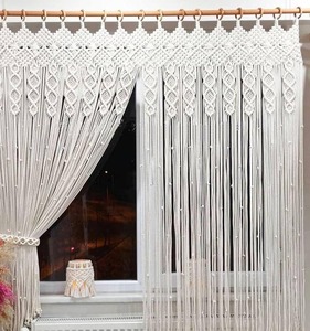Étagère suspendue Boho en macramé Accent unique de décoration intérieure pour exposer des plantes, des livres de collection et des pièces décoratives dans n'importe quelle pièce - Product Image 2