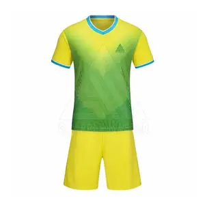 Nouveau design d'uniforme de football personnalisé pour hommes uniforme de football de l'équipe pakistanaise personnalisée