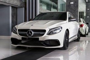 Mercedes-Benz C 63 S d'occasion 2015, berline de classe C, conduite à gauche, sièges en cuir, toit ouvrant panoramique, essence turbo, automatique, R20 - Product Image 2