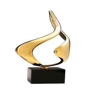 Sculpture moderne en métal couleur or Assiettes brillantes Cadeaux de table Fournitures promotionnelles Autres sculptures décoratives pour la maison - Product Image 1